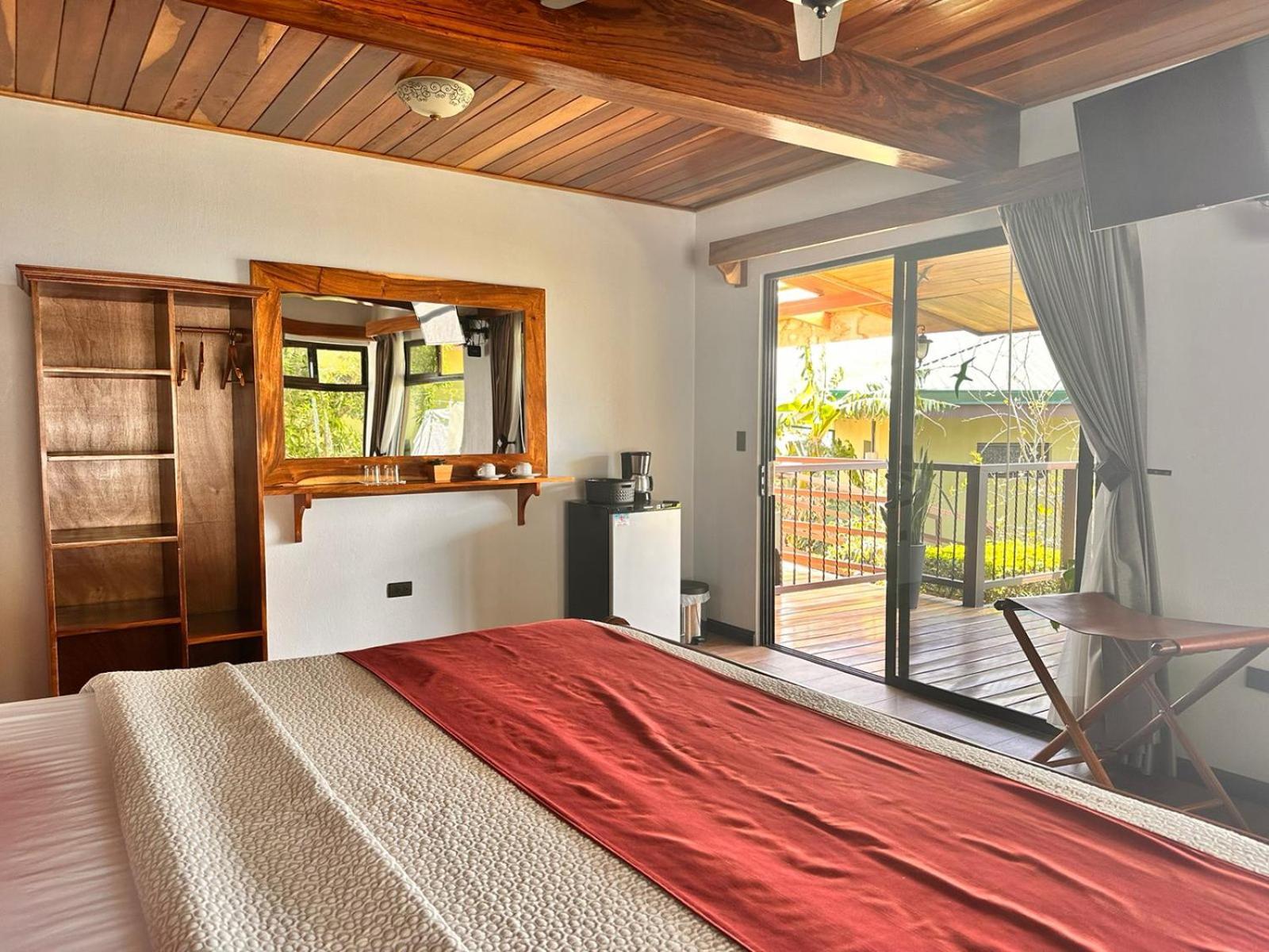 Hotel Tropico Monteverde Екстериор снимка